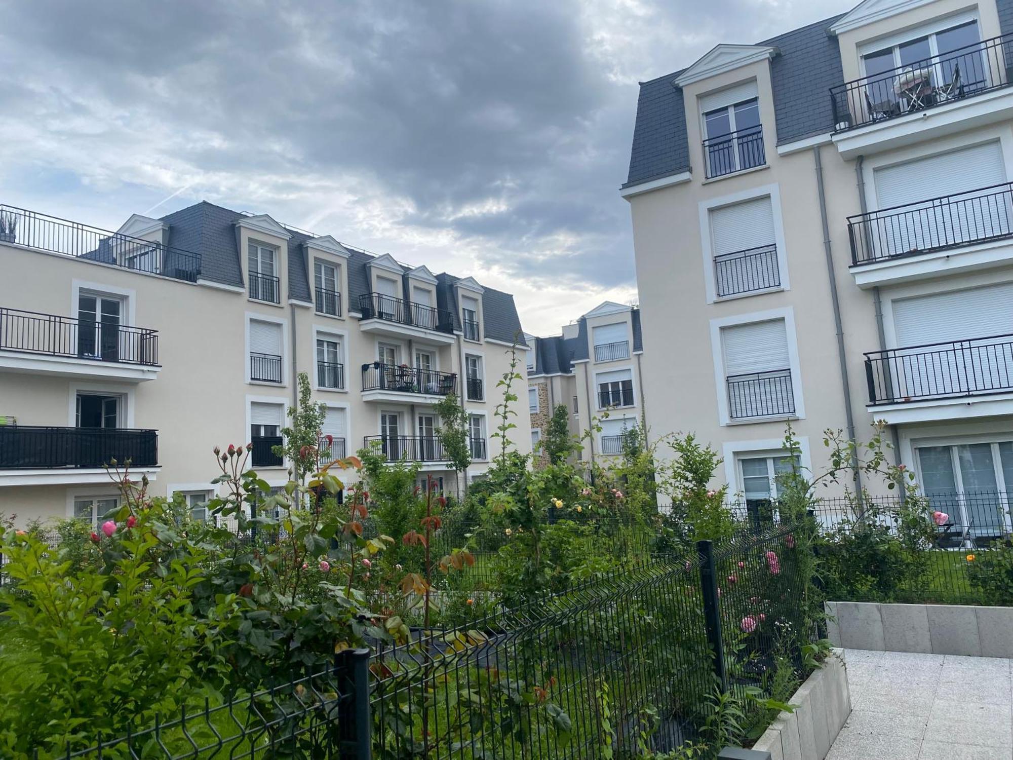 Le Chic De Villiers Sur Marne Apartment Exterior photo
