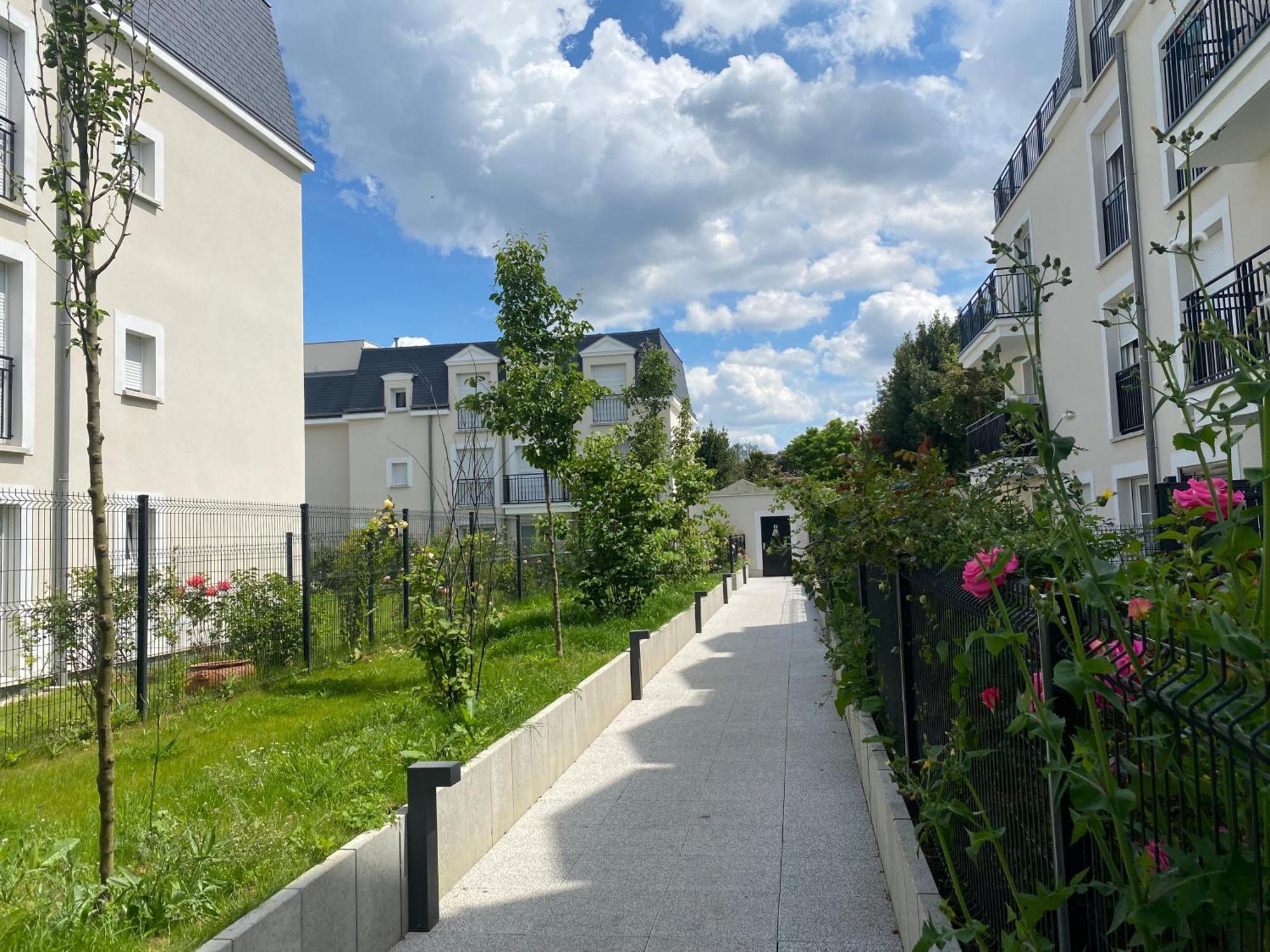 Le Chic De Villiers Sur Marne Apartment Exterior photo